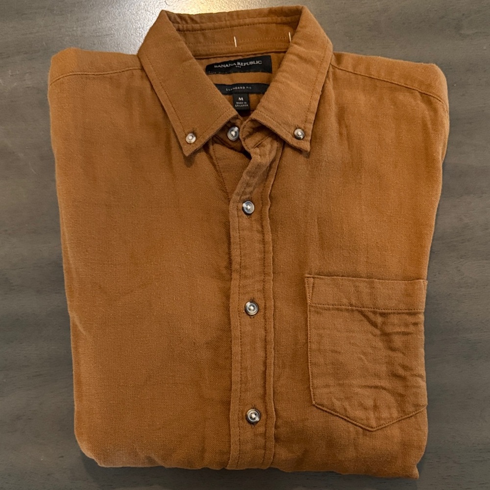 Banana Republic Men's Tan Casual Button-Down Shirt